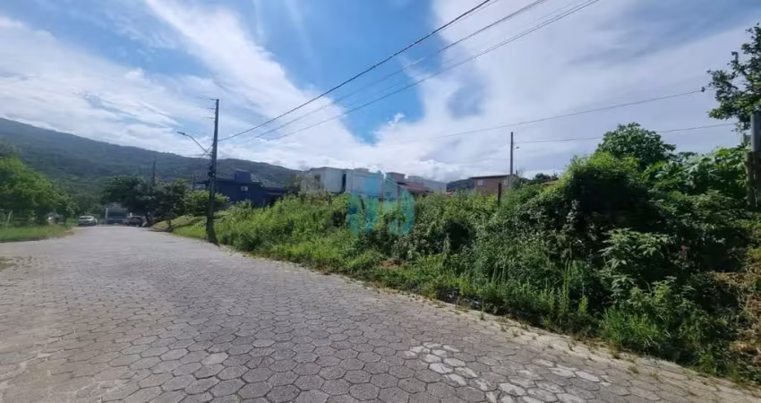 Amplo terreno ficando a 1 km do centro de garopaba!