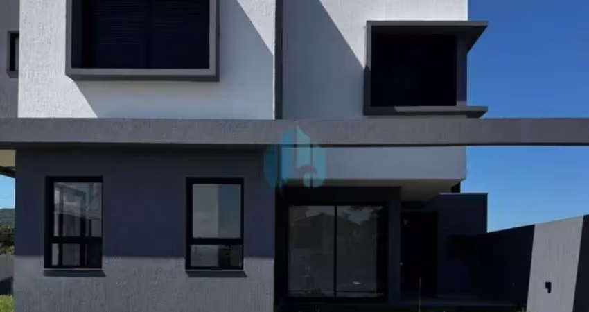 Belos sobrados no loteamento vila do campo, a poucos minutos do centro de garopaba!