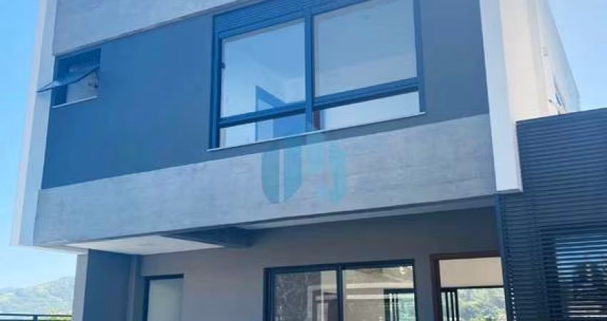 Linda Casa no Residencial Vila Açores, Localizada no Loteamento Quinta dos Açores, em Garopaba!