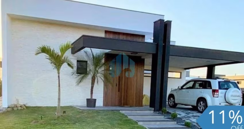 Linda Casa de Alto Padrão Localizada no Condomínio Garopaba Internacional!