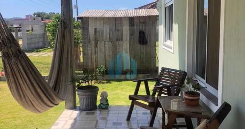 Linda Casa a Poucos Minutos do Centro de Garopaba, Loteamento Pedra Branca.