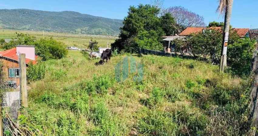 Amplo terreno localizado no bairro areias de palhocinha, ao lado do centro de garopaba!