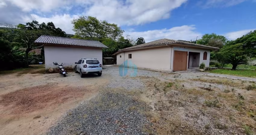 Sítio com 1 Hectare de Terreno, Localizado em Imaruí.