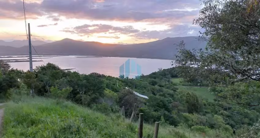 Terreno à venda na Praia da Ferrugem, Garopaba 