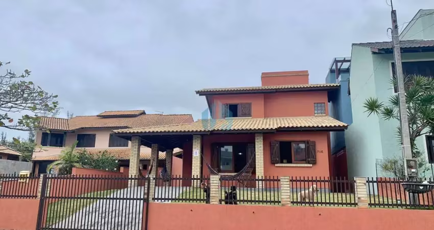 Locação Temporada! Casa a 235 m da Praia, Loteamento Morrinhos, em Garopaba! (Indisponível para Dezembro/Janeiro)