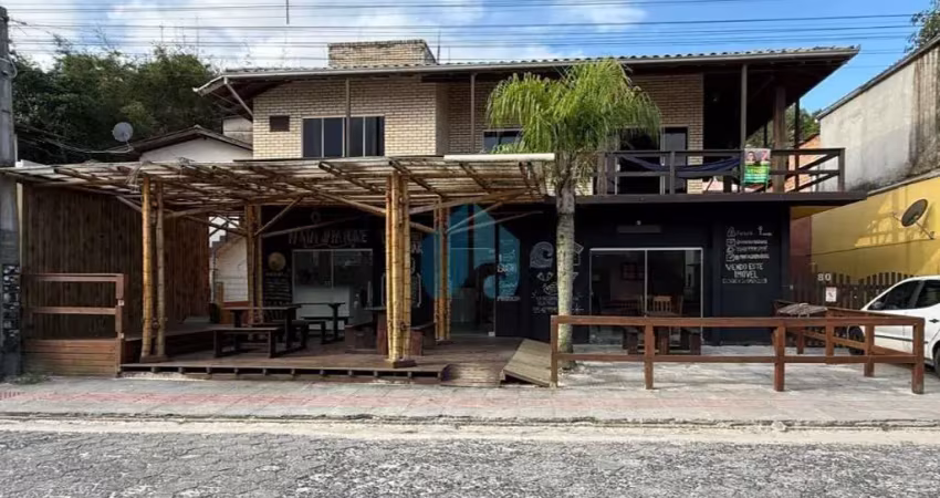 Prédio Comercial e Residencial, a Cerca de 200 m do Mar, Ferrugem | Garopaba - SC