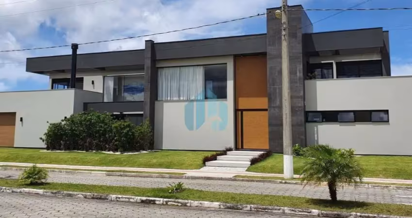 Bela Casa de Alto Padrão, em Condomínio Fechado, a 3 km da Praia Central, Condomínio Garopaba Internacional, Palhocinha | Garopaba - SC