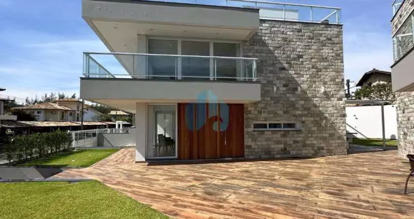 Linda Casa a 100 m do Mar, ao Lado do Centro da Cidade, Ferraz | Garopaba - SC