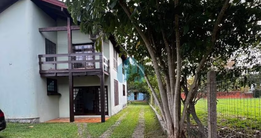 Casa a 150 m da Praia (Aprox.), Próxima ao Camping Lagoa Mar, Centro | Garopaba - SC