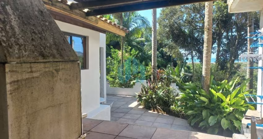 Casa a 1,5 km da Praia do Siriú, com Linda Vista, em Meio a Natureza, Costa de Macacu | Garopaba - SC