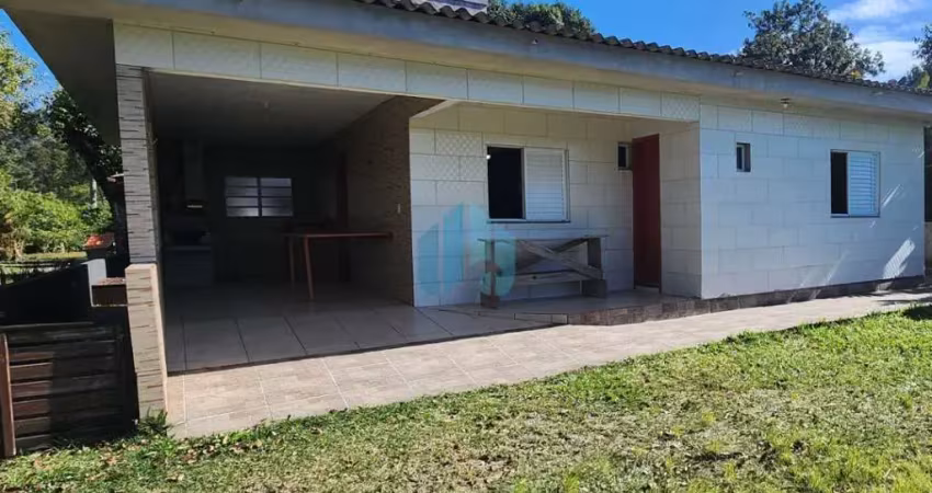Casa a poucos minutos do centro da cidade, ambrósio | garopaba - sc