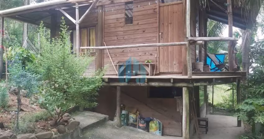 Casa em amplo terreno, com acesso à cachoeira, encantada | garopaba - sc