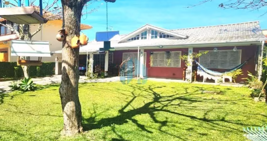 Casa próxima a praia central, ao lado do centro da cidade, ferraz | garopaba - sc
