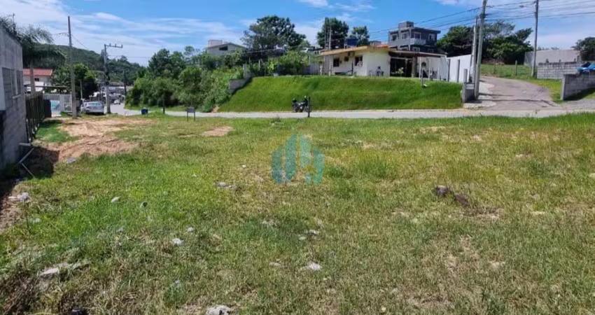 Ótimo terreno comercial e residencial, ficando a 2,5 km do centro de garopaba!