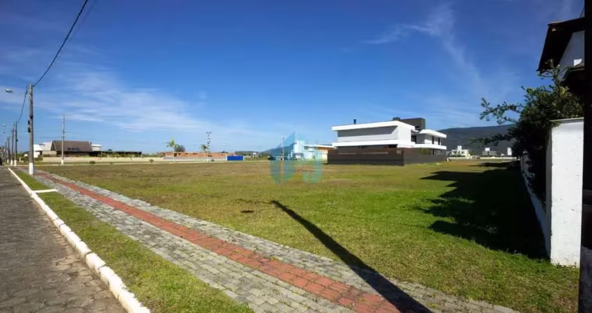 Ótimo terreno no condomínio garopaba internacional, a 5 minutos da praia central de garopaba!