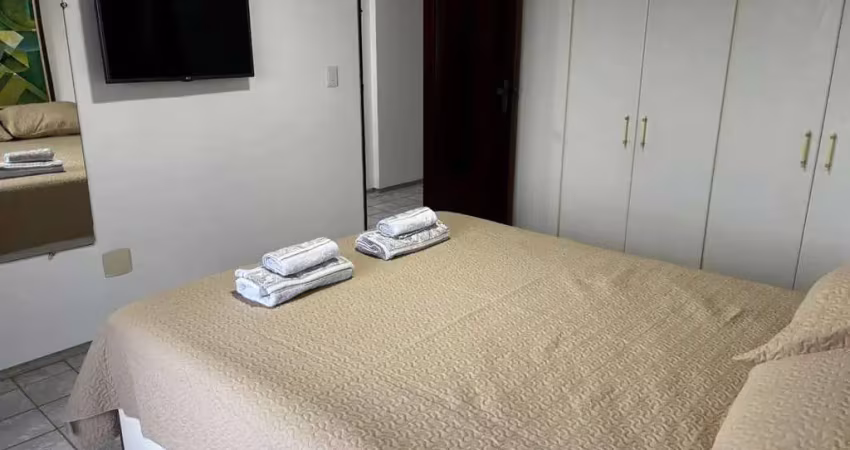Apartamento mobiliado à beira-mar de areia dourada com 3 quartos
