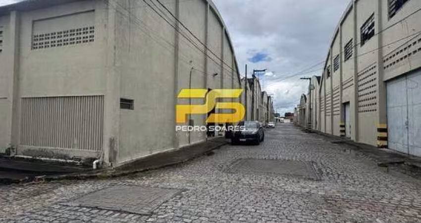 Galpão com 2680 m² para locação em Bayeux