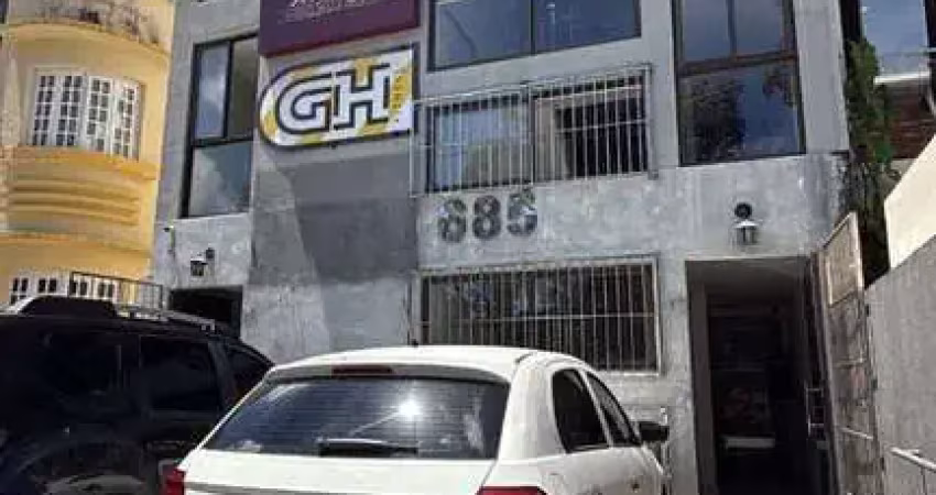 Aluga-se sala comercial em frente ao parque solon de lucena centro