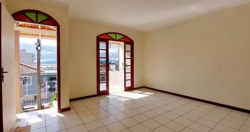 Casa para venda em são josé com 03 quartos 02 banheiros 03 vagas cobertas