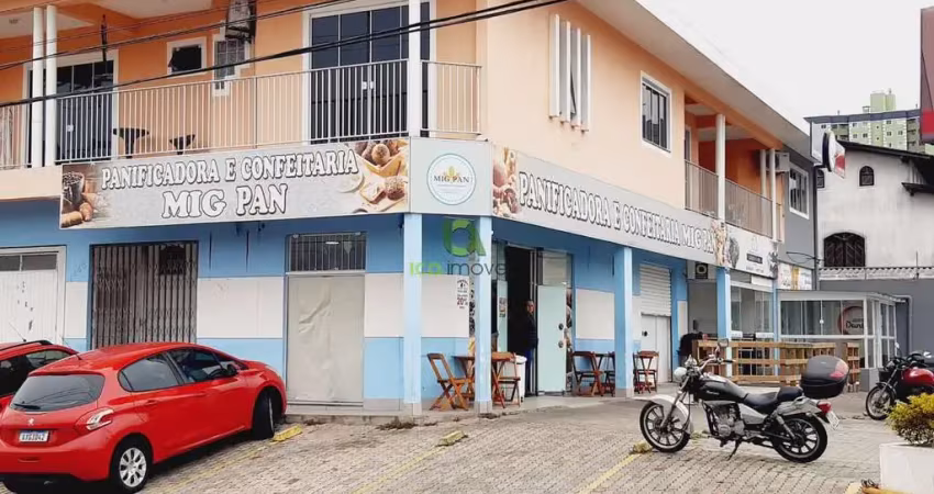 Prédio de 400m² comercial e residencial em são josé florianópolis