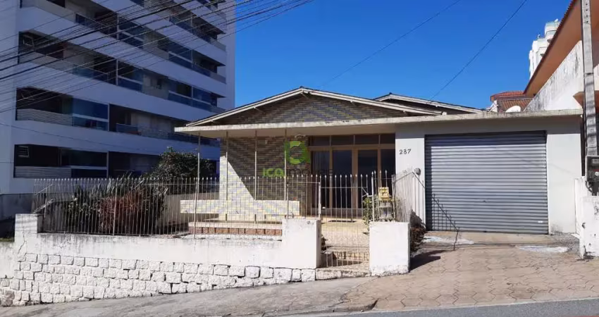 Terreno à venda no Barreiros, São José 