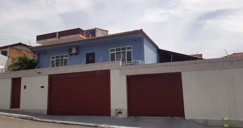Casa com 3 quartos à venda no Barreiros, São José 
