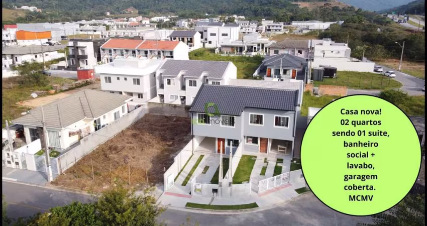 Casa nova tipo sobrado à venda, 89m² privativos, 3 vagas, suíte, acabamento premium e terreno amplo! Financiáveis e prontas para morar!