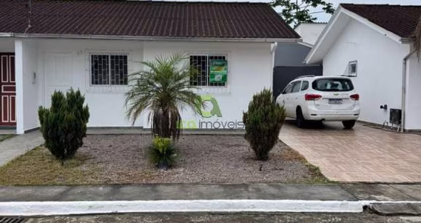 Casa à Venda ? 2 Dormitórios (1 Suíte) com Piscina no Condomínio Areias ? São José/SC