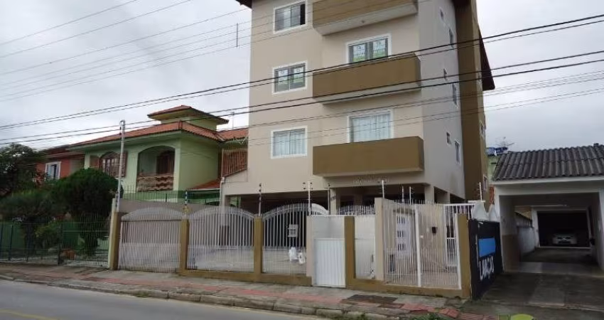 ALUGA-SE ÓTIMO APARTAMENTO NO BAIRRO JARDIM CIDADE DE FLORIANÓPOLIS!