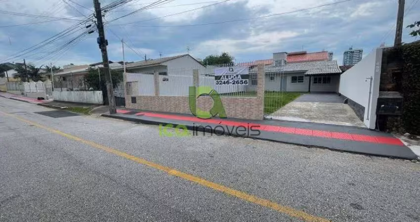 Casa com 3 quartos para alugar no Ipiranga, São José 