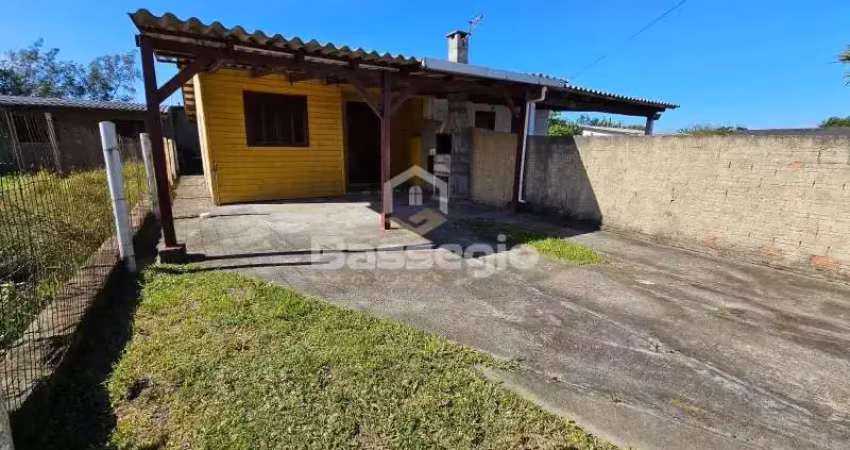 Casa com 2 quartos à venda na R 41, 325, Mariluz (Distrito), Imbé
