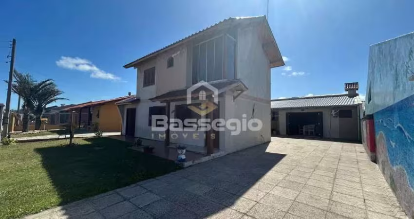 IMÓVEL PÉ NA AREIA EM NOVA TRAMANDAÍ COM 4 QUARTOS
