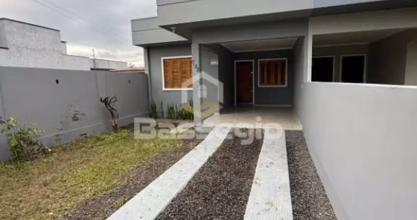 CASA COM 2 QUARTOS EM EXCELENTE LOCALIZAÇÃO EM NOVA TRAMANDAÍ