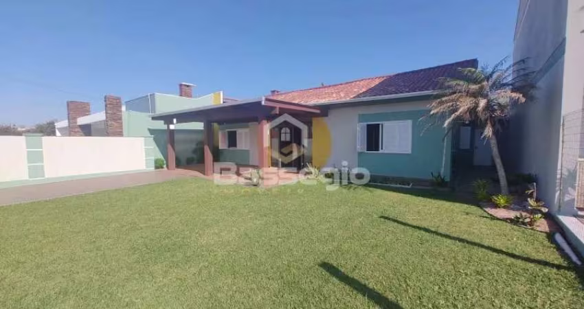 Casa com 4 dormitórios a apenas 150 metros do mar – Imbé/RS
