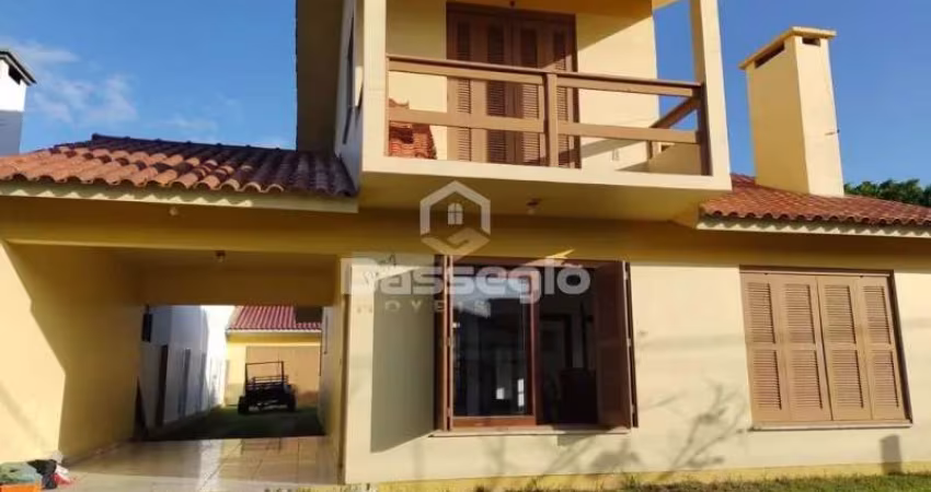 EXCELENTE CASA COM  3 SUÍTE NO CENTRO DE TRAMANDAÍ