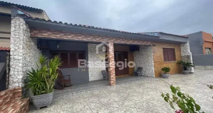 Casa com 4 quartos à venda na Av. Julio Bruneli, 147, Centro, Cidreira
