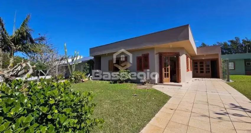 Casa com 3 quartos a 250 metros da beira mar em nova tramandaí
