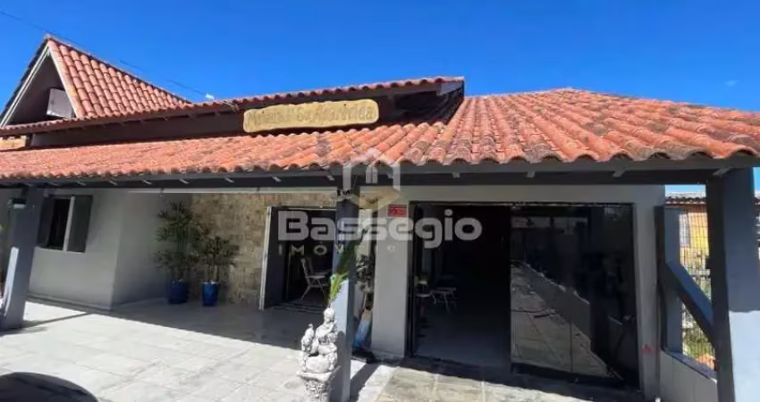 Otima casa com 3 dormitórios ( 1 sendo suíte ) á venda em cidreira/rs!
