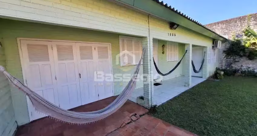 Casa com 3 quartos à venda na Rua Oliveira Brandão, 1536, Centro, Tramandaí
