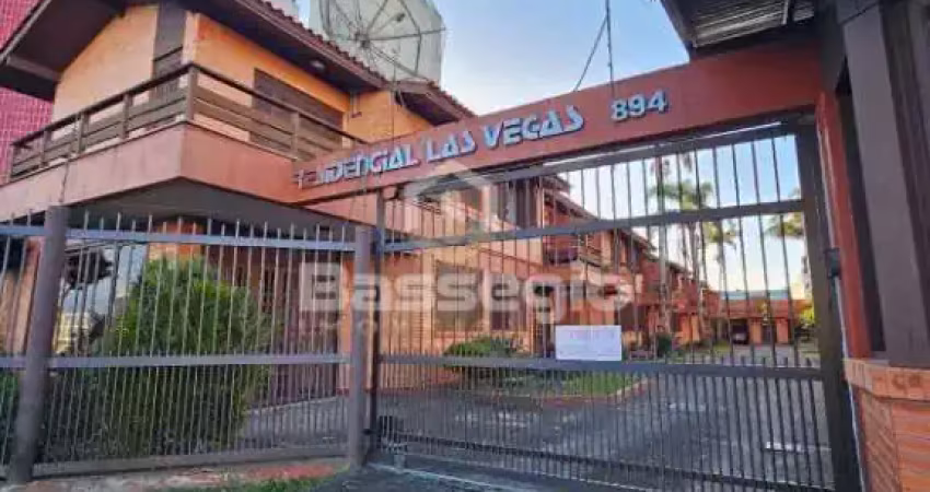 Sobrado com 3 quartos no centro de tramandaí com 3 quartos