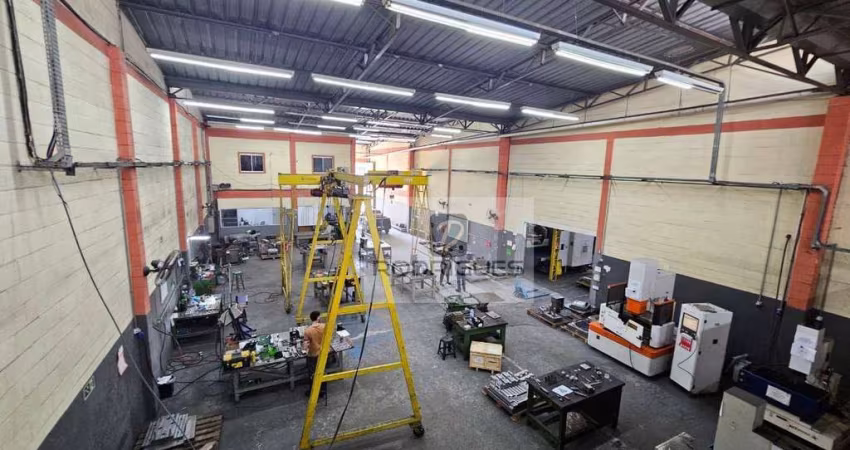 Galpão para alugar, 690 m² por R$ 13.500/mês - Conceição - Diadema/SP