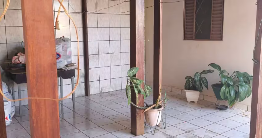 !! mariá imóveis vende ótima casa na quadra 13 do setor sul do gama !!