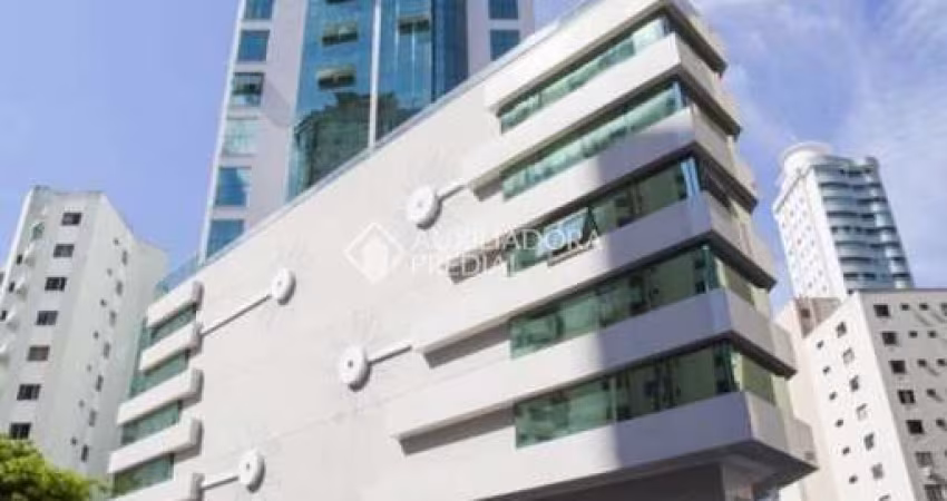 Apartamento com 3 quartos à venda na Rua 3610, 14, Centro, Balneário Camboriú