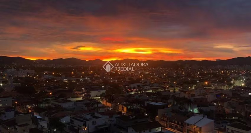 Apartamento com 3 quartos à venda na Rua 3100, 657, Centro, Balneário Camboriú
