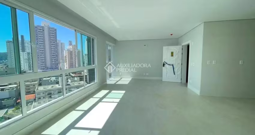 Apartamento com 4 quartos à venda na Rua 3100, 625, Centro, Balneário Camboriú