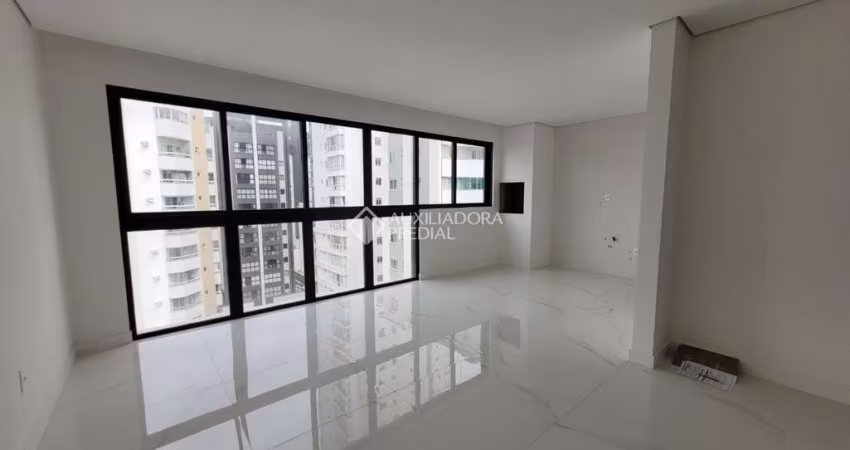 Apartamento com 3 quartos à venda na Rua 600, 140, Centro, Balneário Camboriú