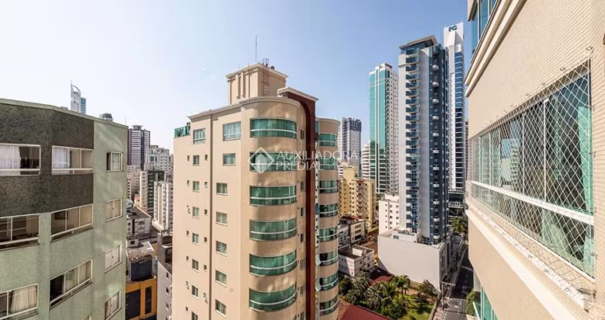 Apartamento com 3 quartos à venda na Rua 1001, 315, Centro, Balneário Camboriú