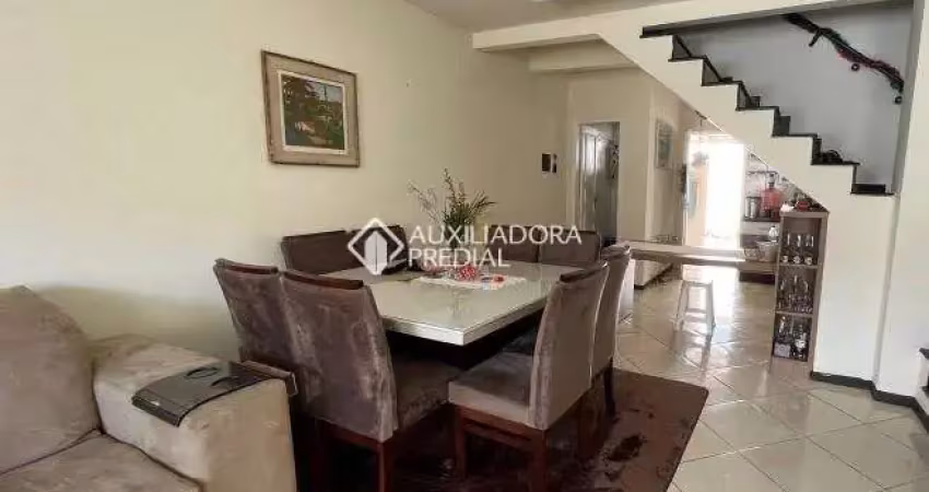 Casa com 2 quartos à venda na Rua Sebastião Fernandes Tourinho, 411, Nova Esperança, Balneário Camboriú