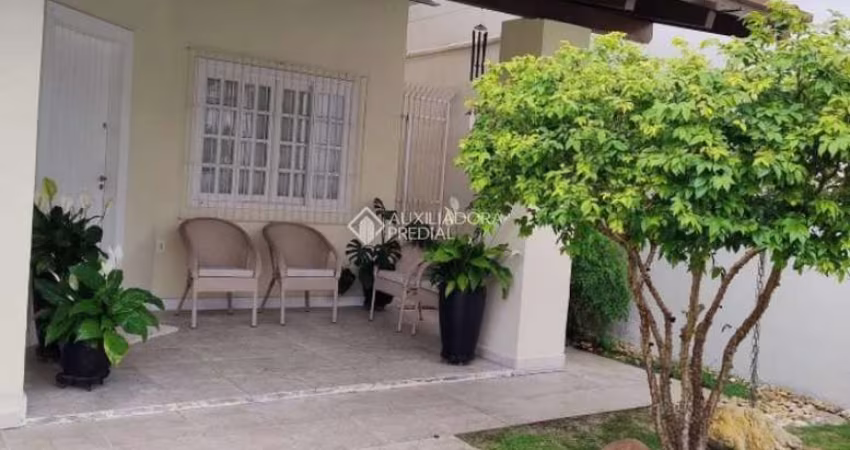 Casa com 3 quartos à venda na Rua 2300, 971, Centro, Balneário Camboriú