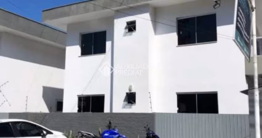 Apartamento com 2 quartos para alugar na Avenida Rodesindo Pavan, 163, Praia do Estaleirinho, Balneário Camboriú